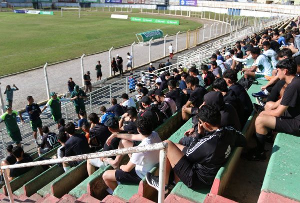 Peneira da Caldense no Ronaldão reúne mais de 200 atletas