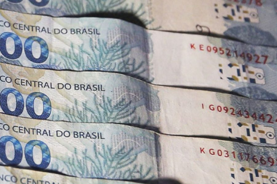 Dimensões personalizadas 600x407 px
