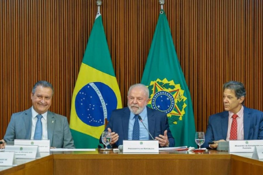 Dimensões personalizadas 600x407 px