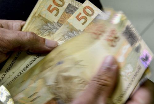 Dimensões personalizadas 600x407 px