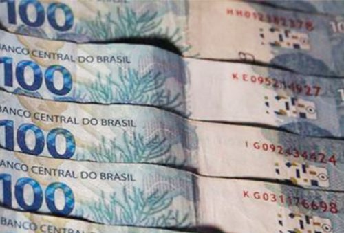 Dimensões personalizadas 600x407 px