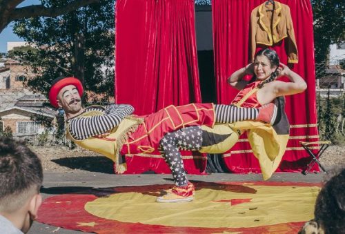 FOTO-circo-invade-escolas-publicas-do-sul-de-minas-e-transforma-salas-em-picadeiro-itinerante-24-04-26