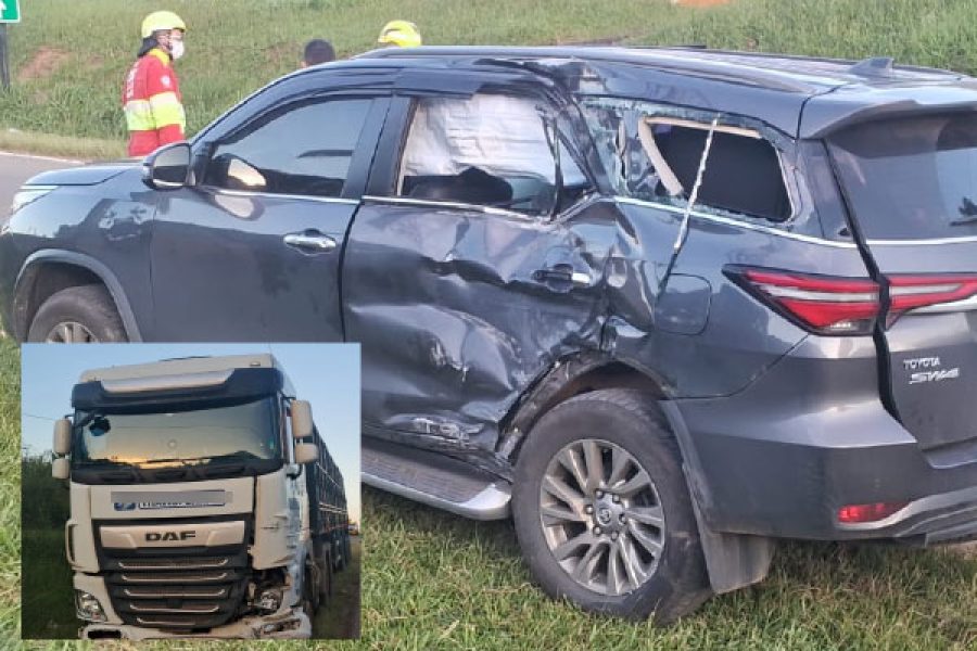 FOTO-colisao-entre-carreta-e-caminhonete-e-registrada-na-sp-342-05-03-26