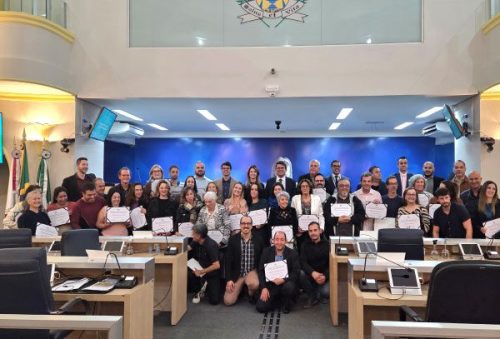 FOTO-conservatorio-musical-completa-67-anos-e-recebe-homenagem-da-camara-18-09-26