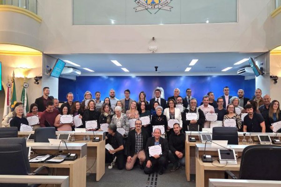 FOTO-conservatorio-musical-completa-67-anos-e-recebe-homenagem-da-camara-18-09-26
