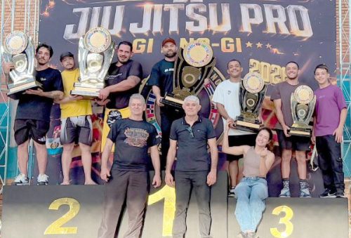 FOTO-equipe-clayson-jr-e-campea-latino-americana-de-jiu-jitsu-pro-01-10-26