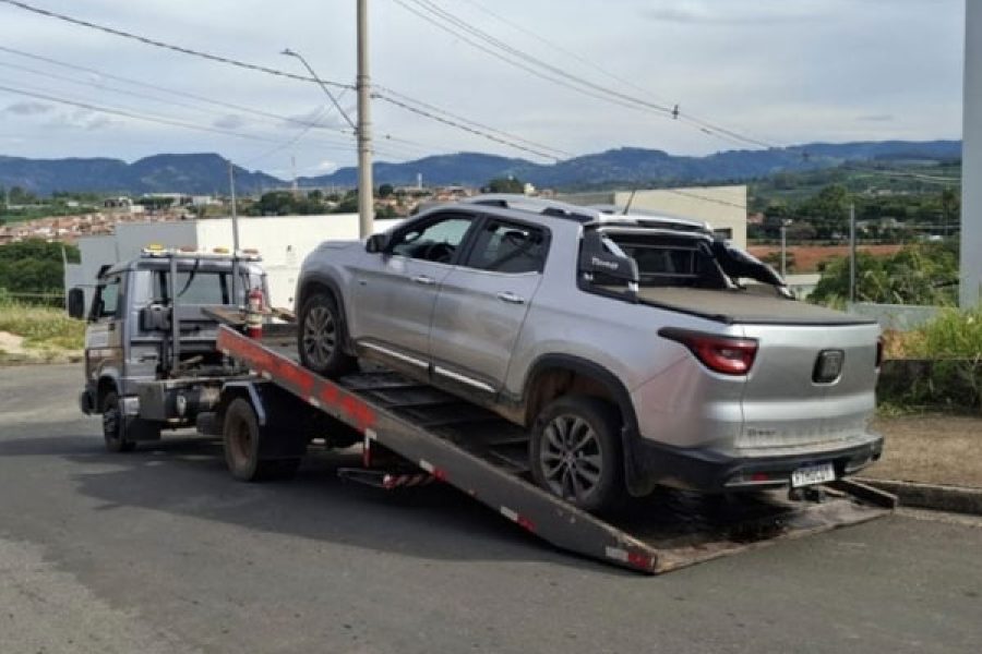 FOTO-motopatrulha-de-andradas-recupera-fiat-toro-roubada-em-ribeirao-preto-veiculo-estava-clonado-e-abandonado-em-oficina-09-12-25