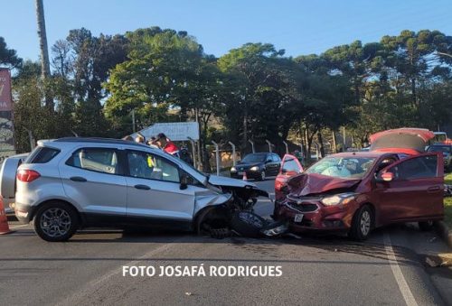 FOTO-motorista-dorme-ao-volante-invade-pista-contraria-e-provoca-colisao-frontal-24-04-26