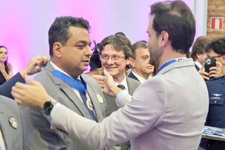 foto-prefeito-vice-medalha-santos-dumont-21-11-2025