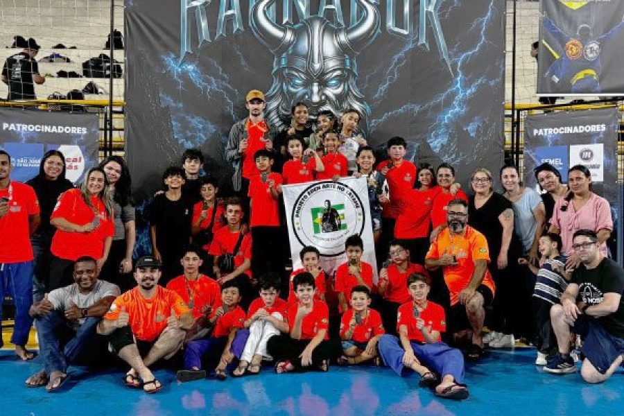 FOTO-projeto-eden-conquista-terceiro-lugar-por-equipes-no-circuito-ragnarok-e-reforca-inclusao-atraves-do-jiu-jitsu-22-05-26