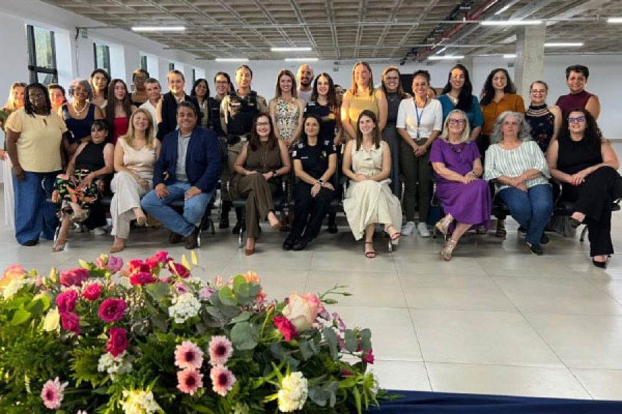 Foto-novas-representantes-do-conselho-municipal-dos-direitos-da-mulher-sao-empossadas-13-11-25