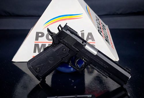 foto-prisao-arma-26-01-2026