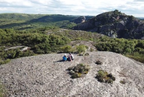 Foto Família no topo da Pedra do Leão - Caçapava do Sul/RS - Acerto Pessoal
