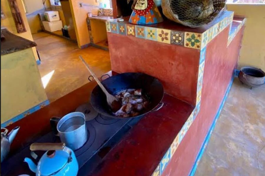 A experiência de mexer  o tacho de doce poderá ser 
vivenciada na propriedade do Doce da Roça