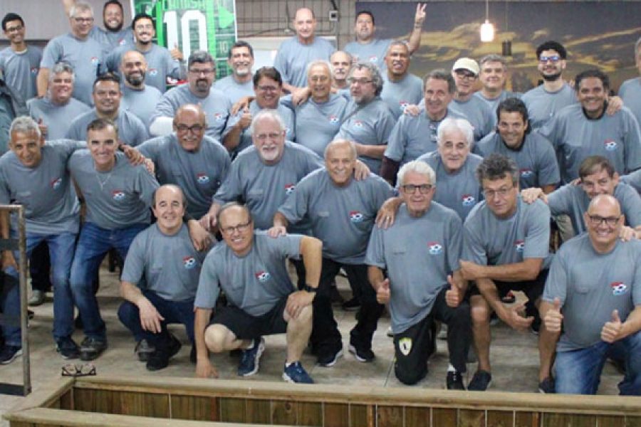 Encontro Amigos da Bola reúne mais de sessenta participantes em noite ...