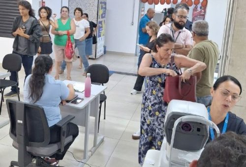 foto-acao-do-abril-marrom-oferece-exames-gratuitos-e-reforca-prevencao-a-cegueira-em-pocos-de-caldas-30-04-26