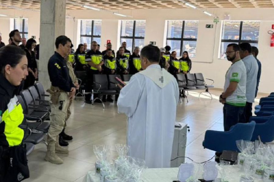 foto-agentes-de-transito-de-pocos-de-caldas-celebram-dez-anos-de-atuacao-12-05-15