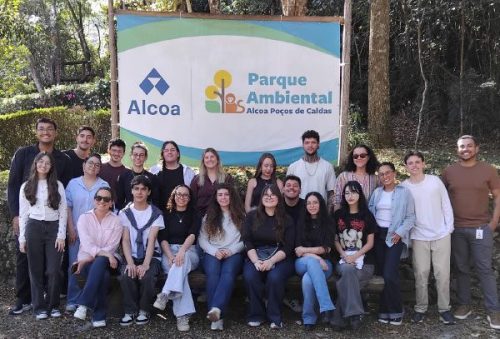 foto-alcoa-recebe-estudantes-de-comunicacao-da-puc-minas-28-08-26