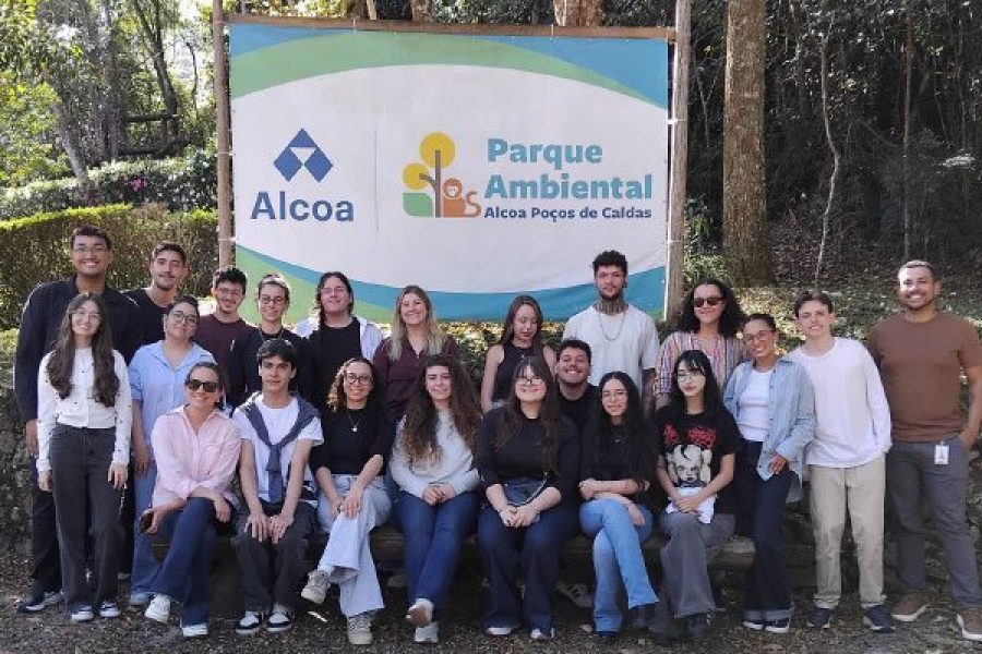 foto-alcoa-recebe-estudantes-de-comunicacao-da-puc-minas-28-08-26