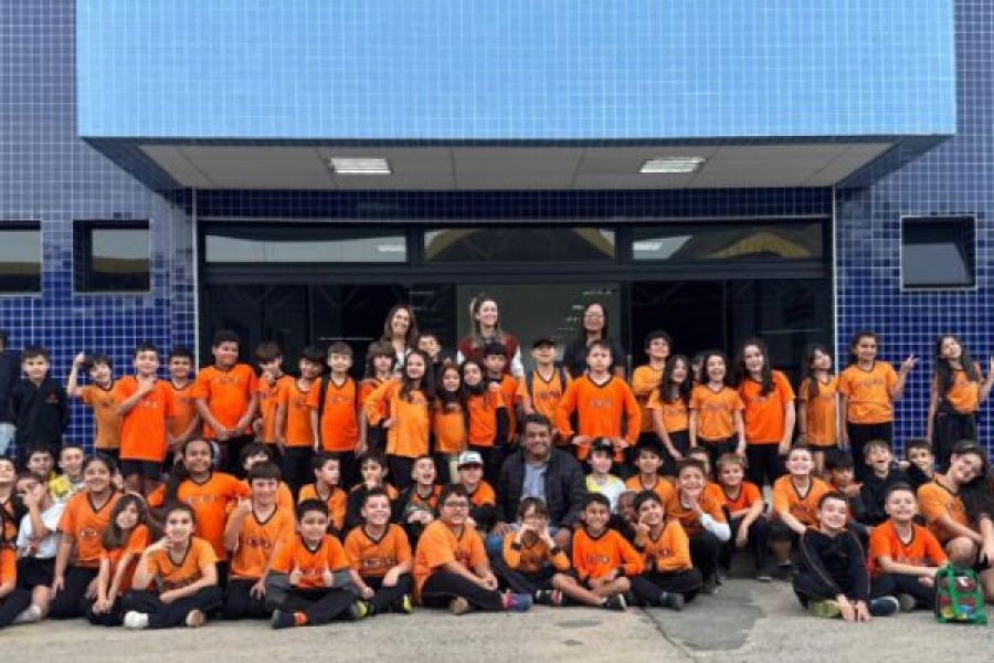 foto-alunos-do-3o-ano-do-colegio-cepoc-visitam-o-gabinete-do-prefeito-09-06-25