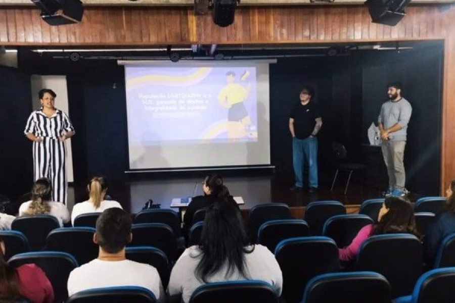 foto-ambulatorio-trans-de-pocos-ministra-capacitacao-sobre-atendimento-a-populacao-lgbt-em-cambui-07-05-26