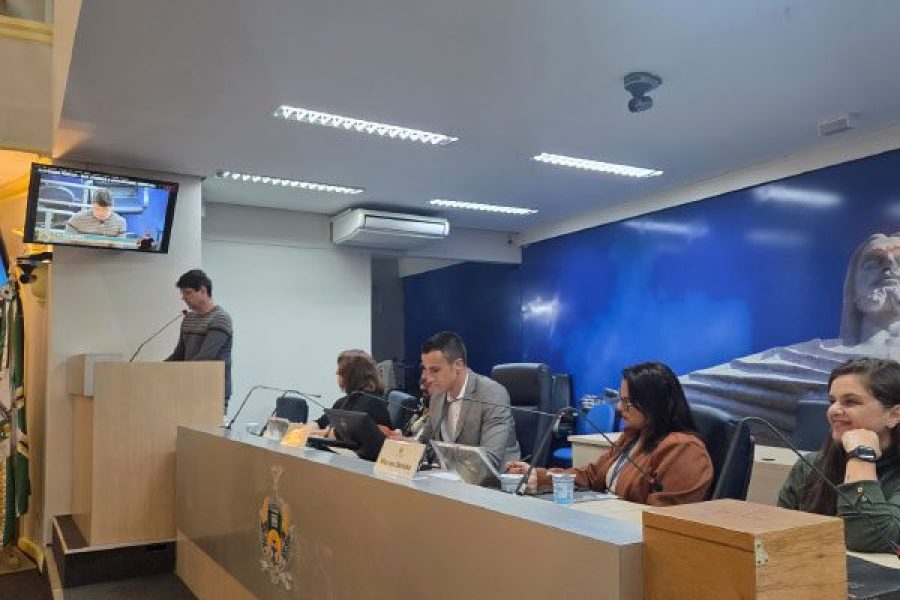 foto-audiencia-debate-escolas-14-09-2026