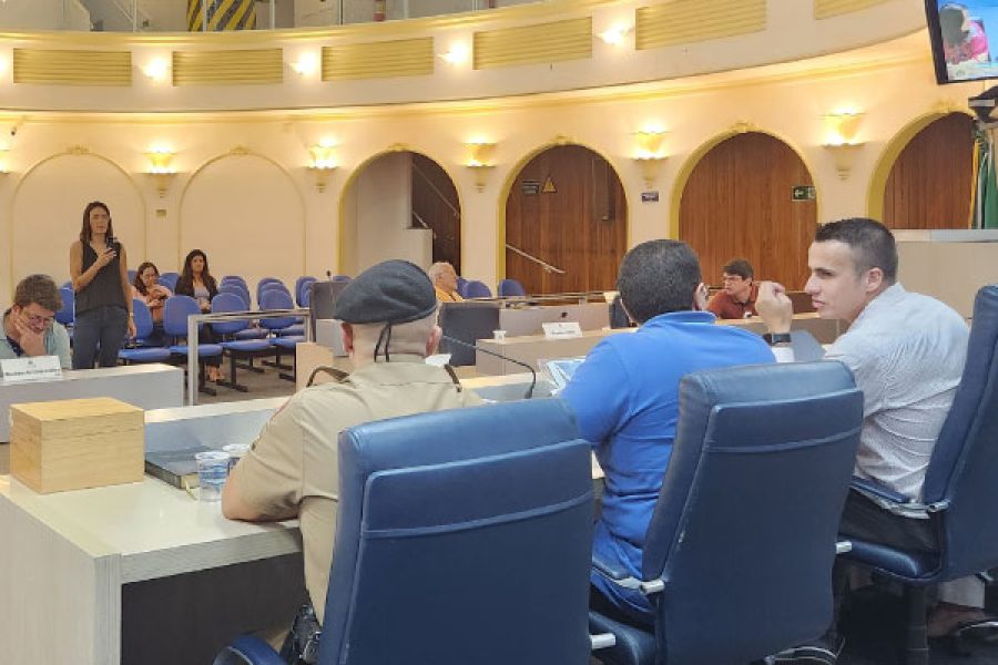 foto-audiencia-publica-16-12-2025