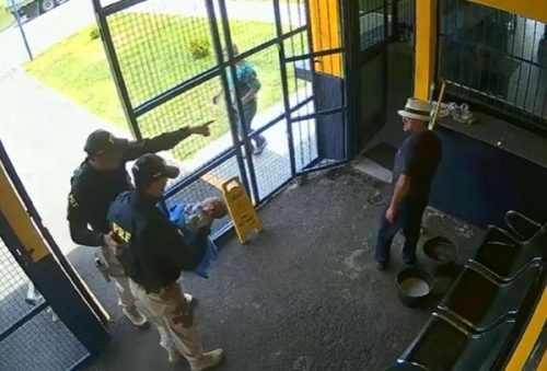 foto-bebe-de-42-dias-e-salva-por-agentes-da-prf-apos-engasgo-em-laranjeiras-de-caldas-09-12-25