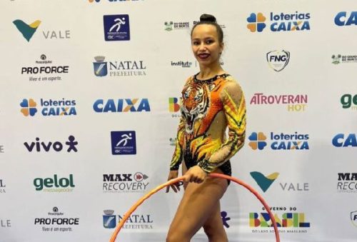 foto-bianca-tavares-faz-historia-em-estreia-no-brasileiro-adulto-de-ginastica-ritmica-04-05026