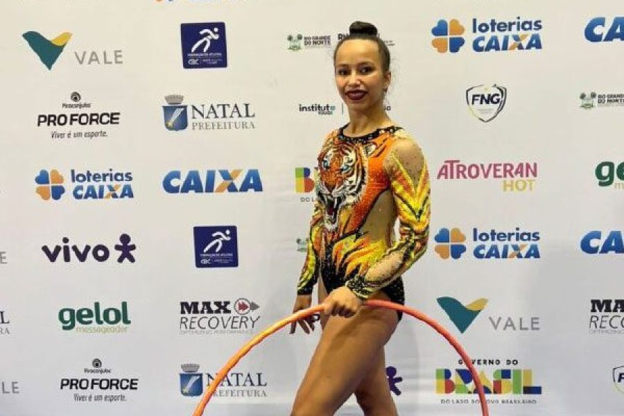 foto-bianca-tavares-faz-historia-em-estreia-no-brasileiro-adulto-de-ginastica-ritmica-04-05026