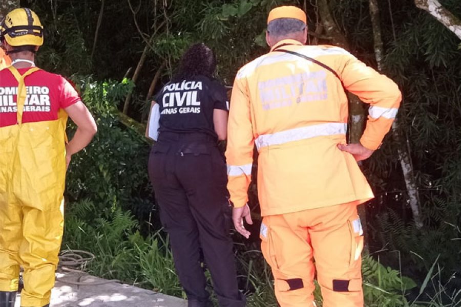 foto-bombeiros-resgate-27-01-2026