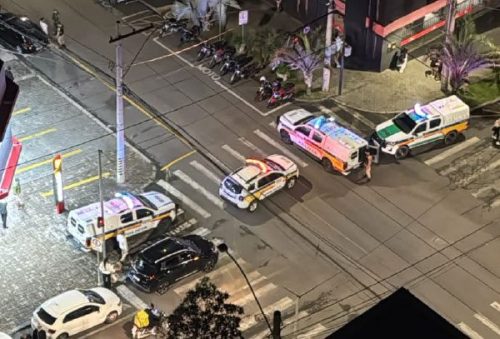 foto-briga-generalizada-em-academia-termina-com-cinco-conduzidos-pela-pm-23-09-26