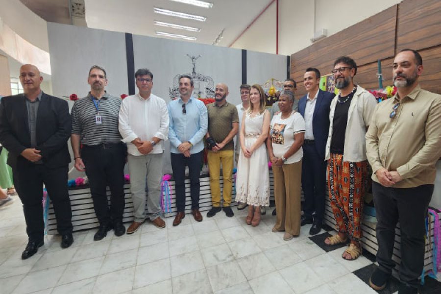 foto-camara-exposicao-ternos-congos-08-10-2025