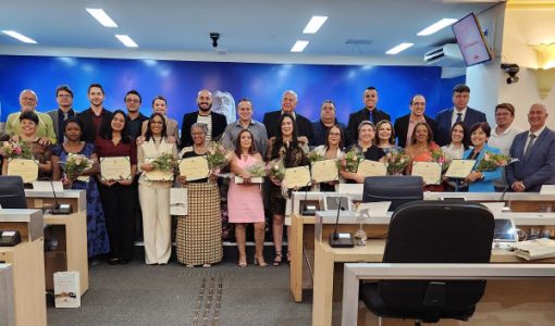 foto-camara-mes-mulher-12-03-2026