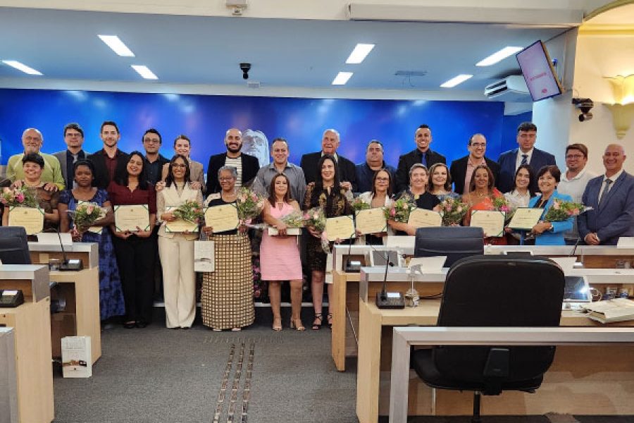 foto-camara-celebra-protagonismo-feminino-em-sessao-solene-pelo-mes-da-mulher-11-03-26