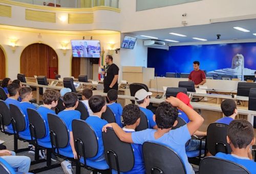 foto-camara-visita-14-10-2025