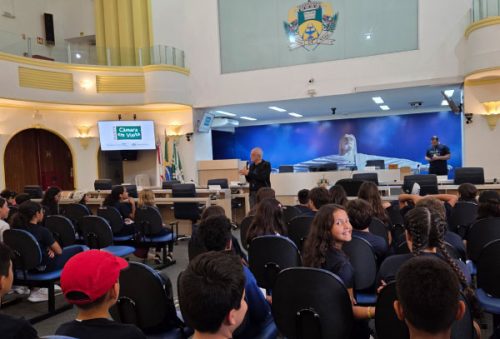 foto-camara-visita-puc-26-11-2025