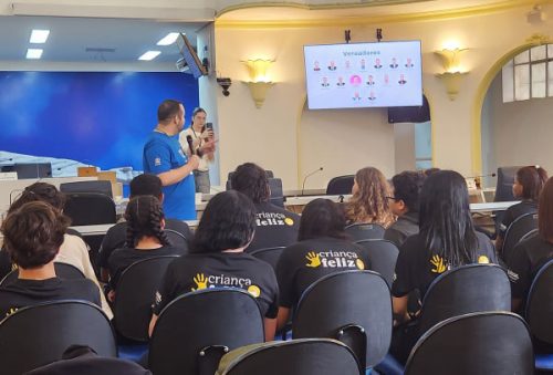 foto-camara-em-visita-recebe-jovens-e-mulheres-do-projeto-pocos-promove-27-02-26