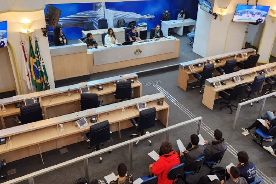 foto-camara-parlamento-jovem-13-10-2025