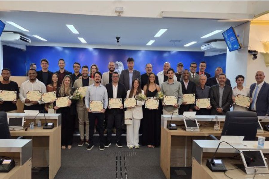 foto-camara-municipal-realiza-solenidade-de-entrega-do-diploma-do-merito-esportivo-lazaro-walter-alvisi-24-04-26