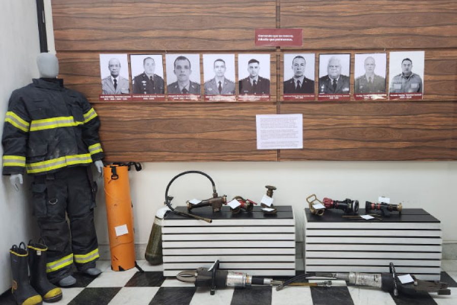 foto-camara-exposicao-bombeiros-18-12-2025