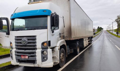 foto-carreta-multas-11-02-2026