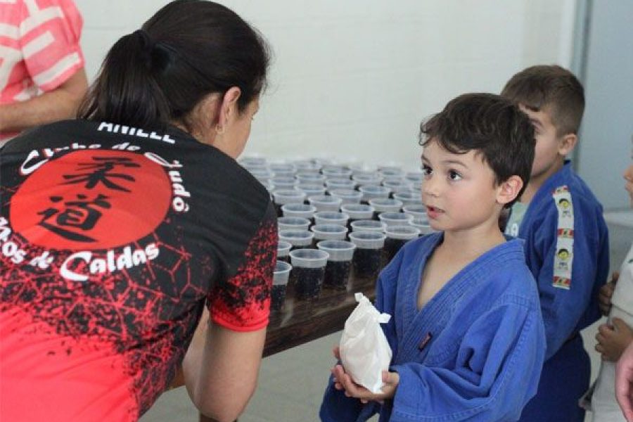 foto-clube-de-judo-de-pocos-de-caldas-mantem-tradicao-do-dia-das-criancas-e-celebra-melhorias-na-estrutura-14-10-26