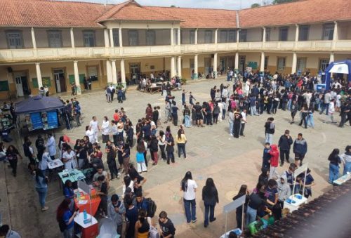 foto-colegio-municipal-dr-jose-vargas-de-souza-promove-a-ii-feira-das-profissoes-voltada-ao-polo-educacional-26-08-26