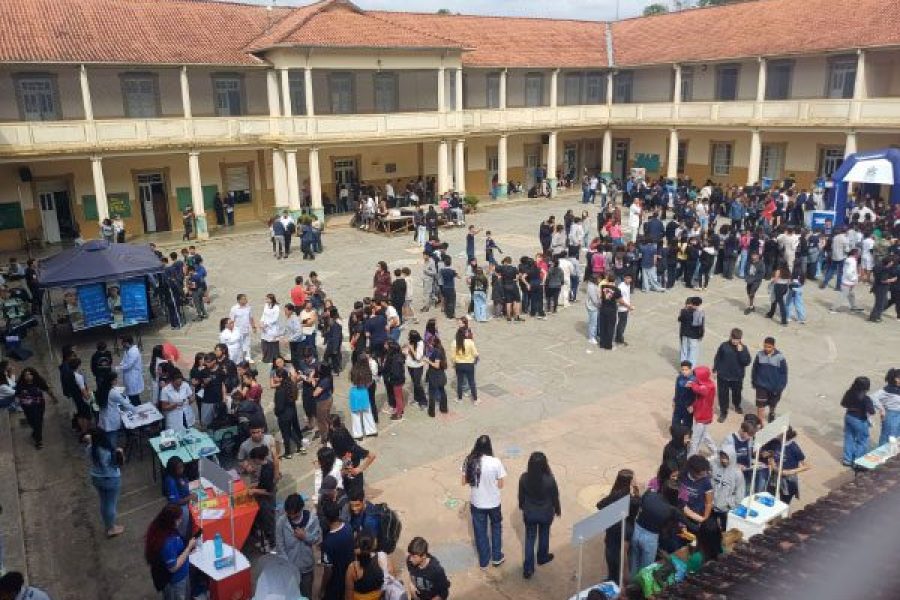 foto-colegio-municipal-dr-jose-vargas-de-souza-promove-a-ii-feira-das-profissoes-voltada-ao-polo-educacional-26-08-26