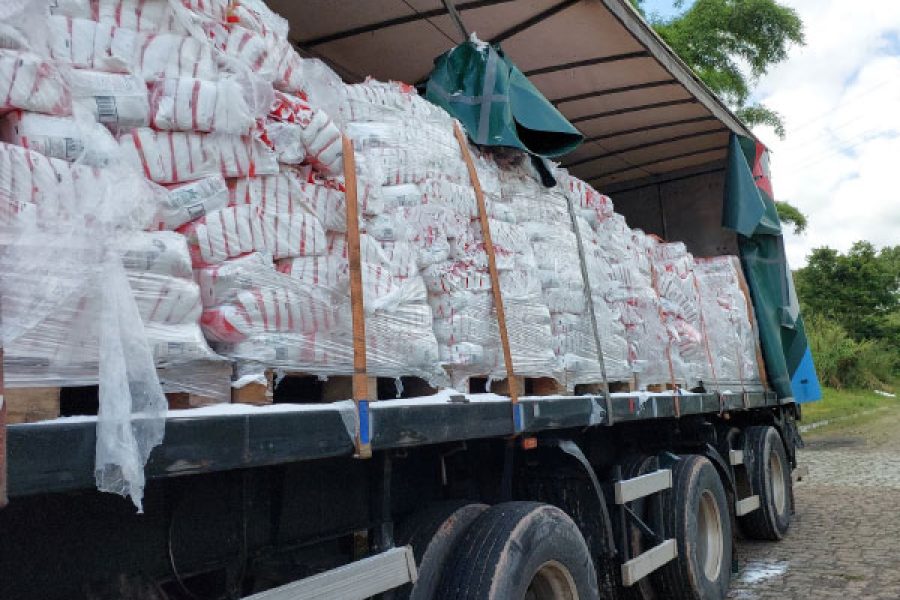 foto-colisao-caminhoes-05-12-2025