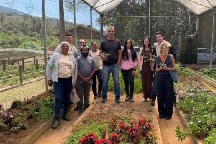 foto-visita-secretaria-15-08-2026