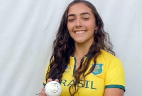 foto-cricket-pocos-caldense-laura-cardoso-faz-historia-e-conquista-recorde-mundial-10-04-26