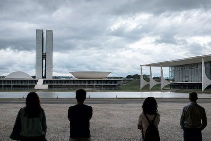 foto-crise-de-confianca-colunao-11-08-2026