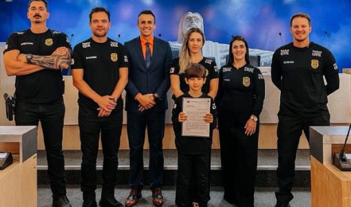 foto-delegacia-regional-recebe-homenagem-da-camara-por-campanha-solidaria-24-04-26